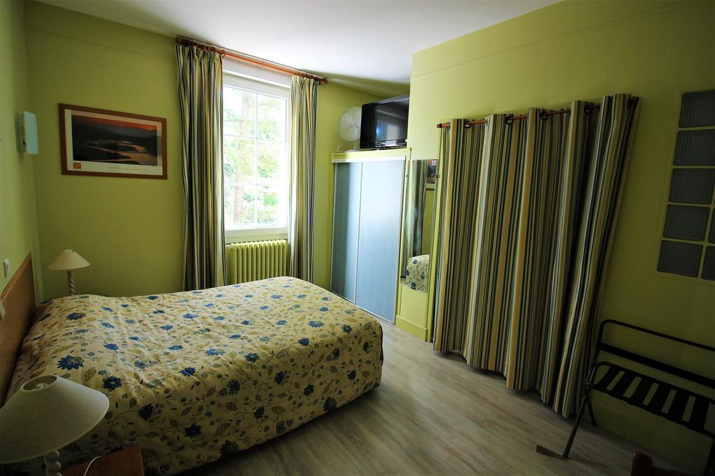 Hotel La Caravelle Nyons Bagian luar foto